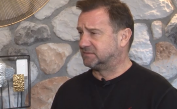 Ο Νίκος Πλακιάς στις «Εξελίξεις τώρα» – Οι τελευταίες ώρες με τις κόρες του και το σημείο που πήραν το μοιραίο τρένο