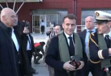 Ο Εμανουέλ Μακρόν έφτασε στη Σούδα – Τον υποδέχθηκε ο Νίκος Δένδιας, με ελικόπτερο μεταβαίνει στο γαλλικό αεροπλανοφόρο «Σαρλ Ντε Γκωλ»