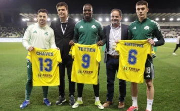 Ο Τίτορμος έδωσε φανέλες στους «πρώην» Τεττέη, Κοντούρη και Τσάβες (video)