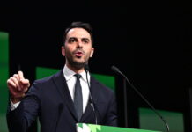 Συνέδριο ΠΑΣΟΚ: Ο Μανώλης Χριστοδουλάκης ζητά «καθαρή διαχωριστική γραμμή με τη δεξιά»