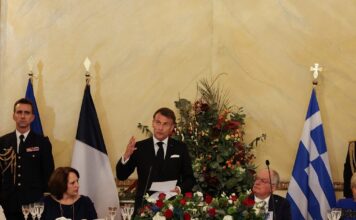 Μακρόν: «Ελλάς, Γαλλία, συμμαχία» είπε στα ελληνικά – «Η Ευρώπη, χωρίς την Ελλάδα, δεν θα ήταν η Ευρώπη»