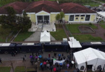 Σε ηλεκτρισμένη ατμόσφαιρα ξεκίνησε ξανά η δίκη των Τεμπών – Αντιδράσεις από τους συγγενείς