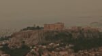 Πυκνό πέπλο αφρικανικής σκόνης «πνίγει» την Αττική