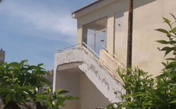 Χαϊδάρι: 13χρονη μαθήτρια έπεσε από μπαλκόνι 1ου ορόφου – Νοσηλεύεται σε κρίσιμη κατάσταση