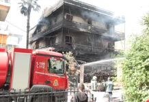 Στις φλόγες παραδόθηκε πολυκατοικία στο Ίλιον