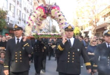 Ο «Επιτάφιος των εμπόρων» στη Θεσσαλονίκη – Η πρώτη περιφορά με ανοιχτά τα καταστήματα