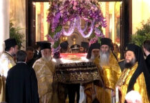 Συγκίνηση και κατάνυξη σε κάθε άκρη της Ελλάδας – Η Αποκαθήλωση & ο Επιτάφιος