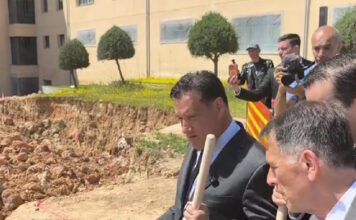 Άδωνις Γεωργιάδης: «Σε ενάμιση χρόνο δεν θα υπάρχουν ράντζα στο Αττικόν» – Έγινε ο αγιασμός των θεμελίων του νέου κτιριακού συγκροτήματος