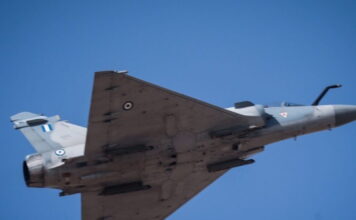 «Le Parisien Matin»: Η Αθήνα εξετάζει σχέδιο για Mirage στην Ουκρανία με αντάλλαγμα Rafale – Διάψευση Μαρινάκη