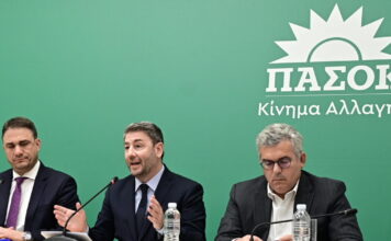 Το ΠΑΣΟΚ ψάχνει «ικανό γεγονός» για πρόταση δυσπιστίας – Πολιτικό πρόσωπο στις έξι νέες μηνύσεις για τις υποκλοπές