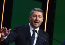 «Σκληρή επίθεση» ΠΑΣΟΚ σε ΝΔ: Ο «ελιγμός» της κυβέρνησης για τις υποκλοπές και το «παράλληλο» σκάνδαλο ΟΠΕΚΕΠΕ