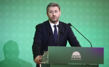 Ο Ανδρουλάκης ανεβάζει τους τόνους στην κόντρα με την κυβέρνηση – Στο επίκεντρο υποκλοπές και Κράτος Δικαίου