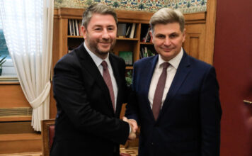 Νικόλας Φαραντούρης: Και επίσημα στο ΠΑΣΟΚ ο ευρωβουλευτής – Η συνάντηση με τον Νίκο Ανδρουλάκη