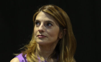 Αποχωρεί από το ΠΑΣΟΚ με αιχμές η Άννα Παπαδοπούλου: «Κόμμα-studio» με παρουσία κυρίως στα ΜΜΕ, χωρίς οργανική σχέση με την κοινωνία