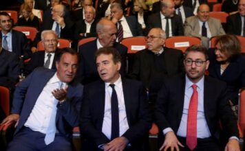 Στα άκρα η κόντρα Γεωργιάδη και ΠΑΣΟΚ: «Η συμπεριφορά του είναι σύμφυτη με την αλαζονεία και τον καθεστωτισμό της διακυβέρνησης Μητσοτάκη»