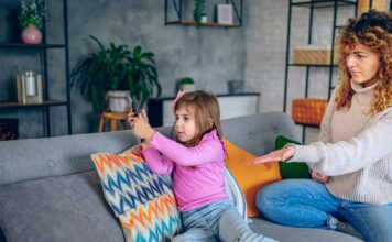 Διεθνής αντίκτυπος για το ελληνικό age ban στα social media σε παιδιά, χιλιάδες δημοσιεύματα από ΗΠΑ και Βρετανία μέχρι Αυστραλία και Ινδία