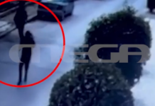 Αποκλειστικό MEGA: Η στιγμή που οι δύο νεαροί τρέπονται σε φυγή μετά τη δολοφονία του γνωστού τραγουδιστή στην Καρδίτσα