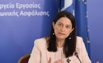 Κεραμέως κατά Ανδρουλάκη: Θα μπορούσε να μην έχει καταψηφίσει τη δυνατότητα για 4ημερη εργασία