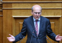 Ο Κωστής Χατζηδάκης «στριμώχνει» την αντιπολίτευση με ατάκα του Δημήτρη Κουτσούμπα: «Αυτοί είστε»