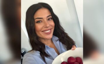 Η Αφροδίτη Λατινοπούλου έβαψε κόκκινα αυγά για το Πάσχα και εύχεται καλή Ανάσταση