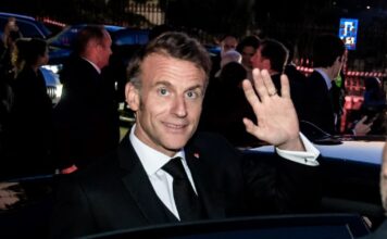 Live η επίσκεψη Μητσοτάκη και Μακρόν στη φρεγάτα «Κίμων» και η υπογραφή της νέας αμυντικής συνεργασίας Ελλάδας – Γαλλίας