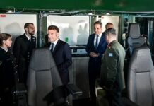 Κυριάκος Μητσοτάκης – Εμανουέλ Μακρόν: Εντυπωσιακές εικόνες από την επίσκεψη στη φρεγάτα «Κίμων»