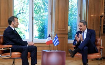 Live η συνάντηση Μητσοτάκη και Μακρόν στο Μέγαρο Μαξίμου και η υπογραφή της νέας αμυντικής συνεργασίας Ελλάδας – Γαλλίας