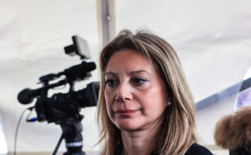 Μαρία Καρυστιανού κατά Κυριάκου Μητσοτάκη: «Πόσοι άλλοι Λαζαρίδηδες υπάρχουν;»