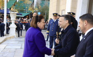 Λίνα Μενδώνη κατά Χάρη Δούκα για τη Βασιλίσσης Όλγας: Δηλώνει υπερήφανος για ένα έργο που πολέμησε