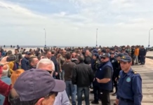 Συνεχίζουν τις κινητοποιήσεις τους οι κτηνοτρόφοι της Λέσβου