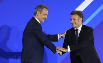 Μακρόν σε Μητσοτάκη: Μοντέλο οικονομικής προόδου η Ελλάδα – «Πιο κοντά από ποτέ οι δύο χώρες»