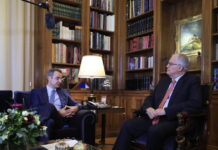 Κυριάκος Μητσοτάκης στον Κωνσταντίνο Τασούλα: H κυβέρνηση έχει κάνει το καλύτερο για να στηρίξει τα ελληνικά νοικοκυριά