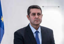 Αγωνία για τον Γιώργο Μυλωνάκη – Χειρουργείται αυτή την ώρα ο υφυπουργός παρα τω πρωθυπουργώ μετά την εγκεφαλική αιμορραγία την οποία υπέστη