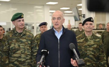 Ο Νίκος Δένδιας υπέγραψε συμφωνία με την Ευρωπαϊκή Τράπεζα Επενδύσεων για την αναβάθμιση 40 στρατοπέδων