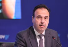 Δημήτρης Παπαστεργίου: Υψηλά πρόστιμα στις πλατφόρμες που δεν θα συμμορφωθούν με το μπλόκο στα social media για ανηλίκους