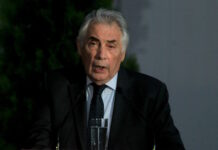 ΠΑΣΟΚ: Viral ο Θεοδόσης Πελεγρίνης που δεν ήξερε τον δήμαρχο Αθηναίων – «Ποιος είναι ο Χάρης Δούκας; Δεν ξέρω ποιον λέτε»