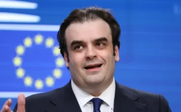 Ο Κυριάκος Πιερρακάκης ζητά με επιστολή του στο Νομικό Συμβούλιο του Κράτους επιτάχυνση των διαδικασιών για τα θύματα σε Μάτι, Μάνδρα και Τέμπη