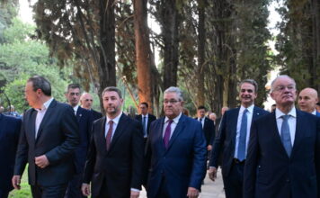 Πάσχα εκτός Αθηνών για Τασούλα, Μητσοτάκη, Φάμελλο και Κουτσούμπα – Στην Αθήνα για την Ανάσταση ο Ανδρουλάκης