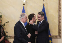 Μακρόν: Ελλάδα και Γαλλία σκέφτονται πάντα πέρα από τον εαυτό τους μέσα στην παγκόσμια αταξία