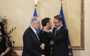 Μακρόν: Ελλάδα και Γαλλία σκέφτονται πάντα πέρα από τον εαυτό τους μέσα στην παγκόσμια αταξία