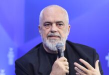 Έντι Ράμα: «Χιούμορ» η πολυσυζητημένη ατάκα του για τον Πλάτωνα – Ο εκνευρισμός για τον Φρέντι Μπελέρη