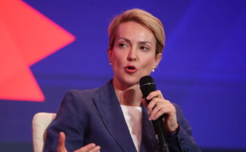 Αλεξάνδρα Σδούκου για Μακάριο Λαζαρίδη: «Το να είσαι βουλευτής ή υπουργός δεν προϋποθέτει πτυχίο»