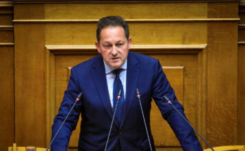 Στέλιος Πέτσας για άρσεις ασυλιών: «Θα απέχω από την ψηφοφορία, ο κόσμος δε θέλει σιωπηλούς βουλευτές»