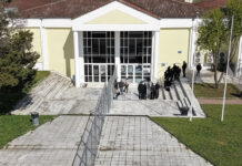 Συνεχίζεται η δίκη για την τραγωδία των Τεμπών – Εντάσεις & αντιδράσεις