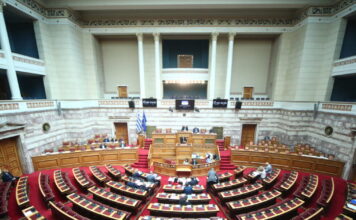 Ο Μακάριος Λαζαρίδης πρόσωπο της προ ημερησίας για το κράτος δικαίου – Η στήριξη από Μαξίμου και η προετοιμασία Μητσοτάκη για κοινοβουλευτική μάχη