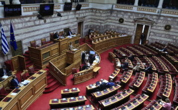 Σκληρή σύγκρουση στη Βουλή για υποκλοπές και Δικαιοσύνη: «Φύγετε, η χώρα δεν αντέχει άλλο» – «Δεν θα στήσουμε ΠΑΣΟΚοδικεία ή ΣΥΡΙΖΟδικεία»