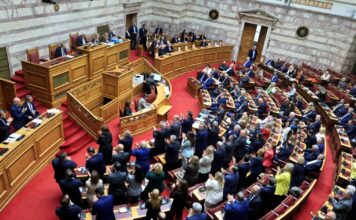 Live η συζήτηση στη Βουλή για την άρση ασυλίας των 13 βουλευτών της ΝΔ – Πώς θα γίνει η ψηφοφορία