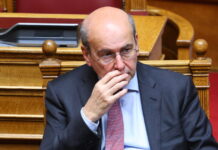 Χατζηδάκης για Μυλωνάκη: «Είμαστε συγκλονισμένοι, συνέβη μπροστά μας την ώρα του πρωινού καφέ»