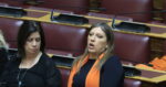 Ένταση με Κωνσταντοπούλου στη Βουλή την ώρα της ομιλίας Μητσοτάκη: «Καλώς ορίσατε στην αίθουσα, ήρεμα» της είπε ο Κακλαμάνης