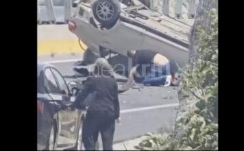 Κρήτη: Εικόνες σοκ από τροχαίο στον ΒΟΑΚ – Πολίτες τρέχουν να βοηθήσουν οδηγό από αναποδογυρισμένο όχημα